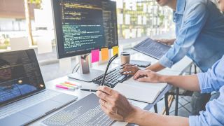 Custom Software vs. Off-the-Shelf: Which Best Fits Your Business?
